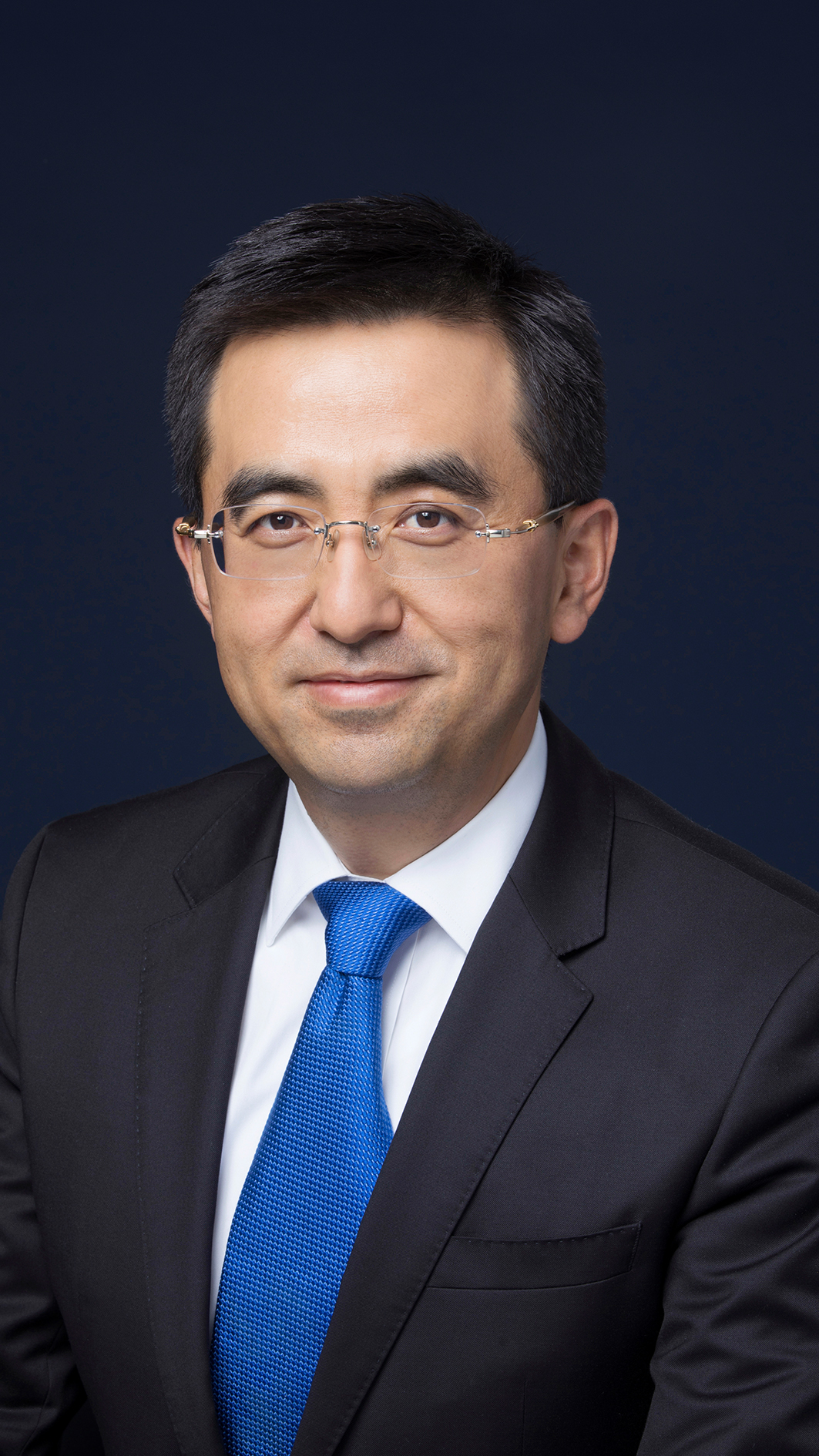 李华
